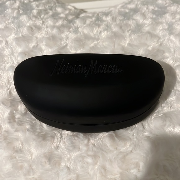 NEIMAN MARCUS HARD SHELL SUNGLASS CASE•FITS MOST SUNGLASSES•BRAND NEW - Picture 4 of 8